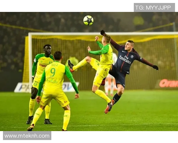 汉堡主场反弹大胜科隆，止住连败势头